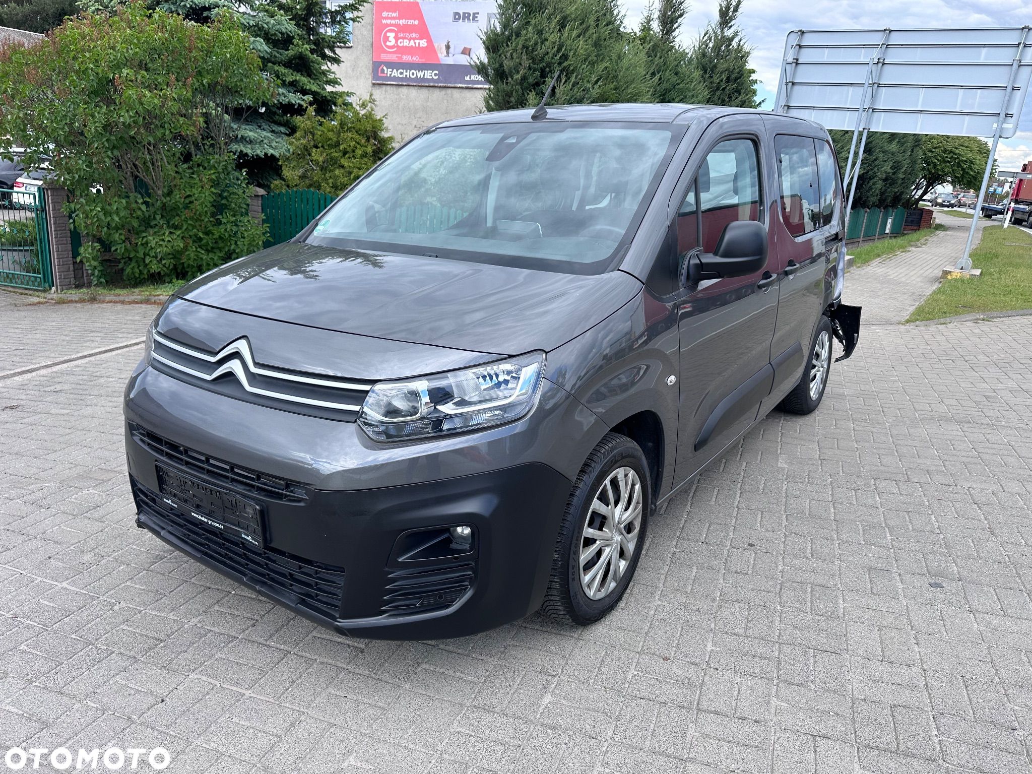 Citroën Berlingo M PureTech 110 SHINE - 1