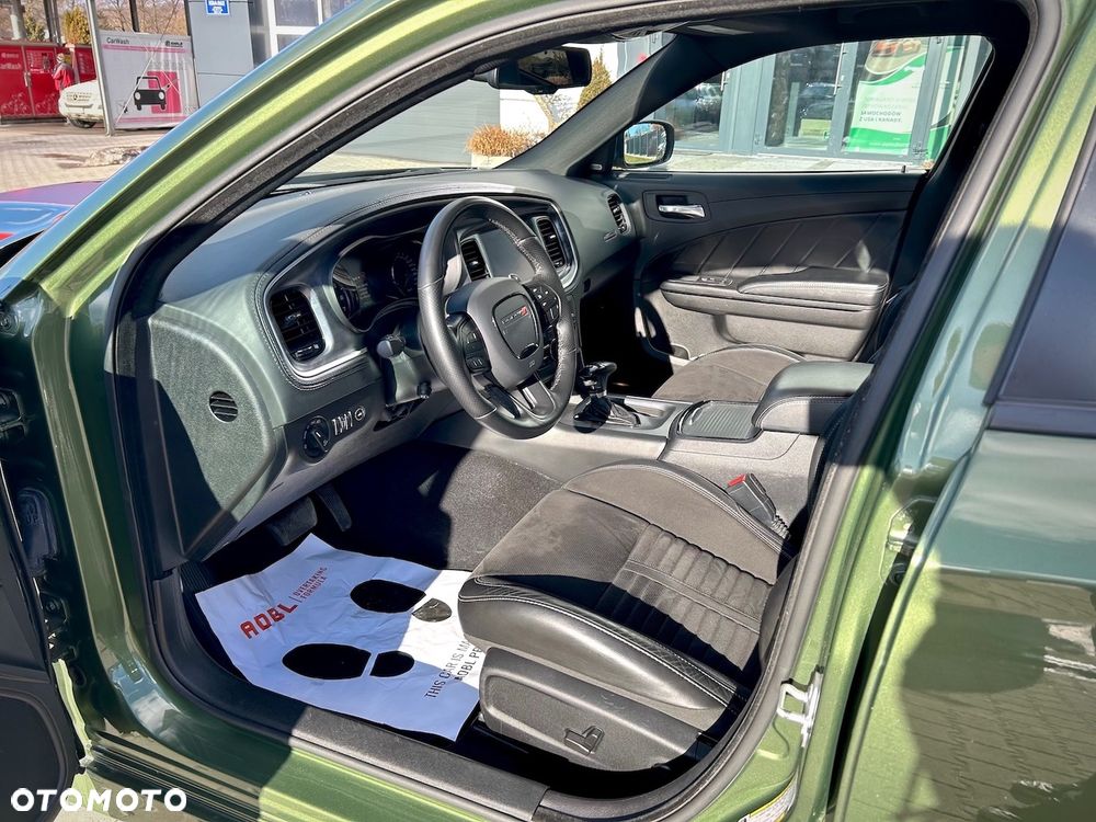 Dodge Charger 6.4 Scat Pack - 16