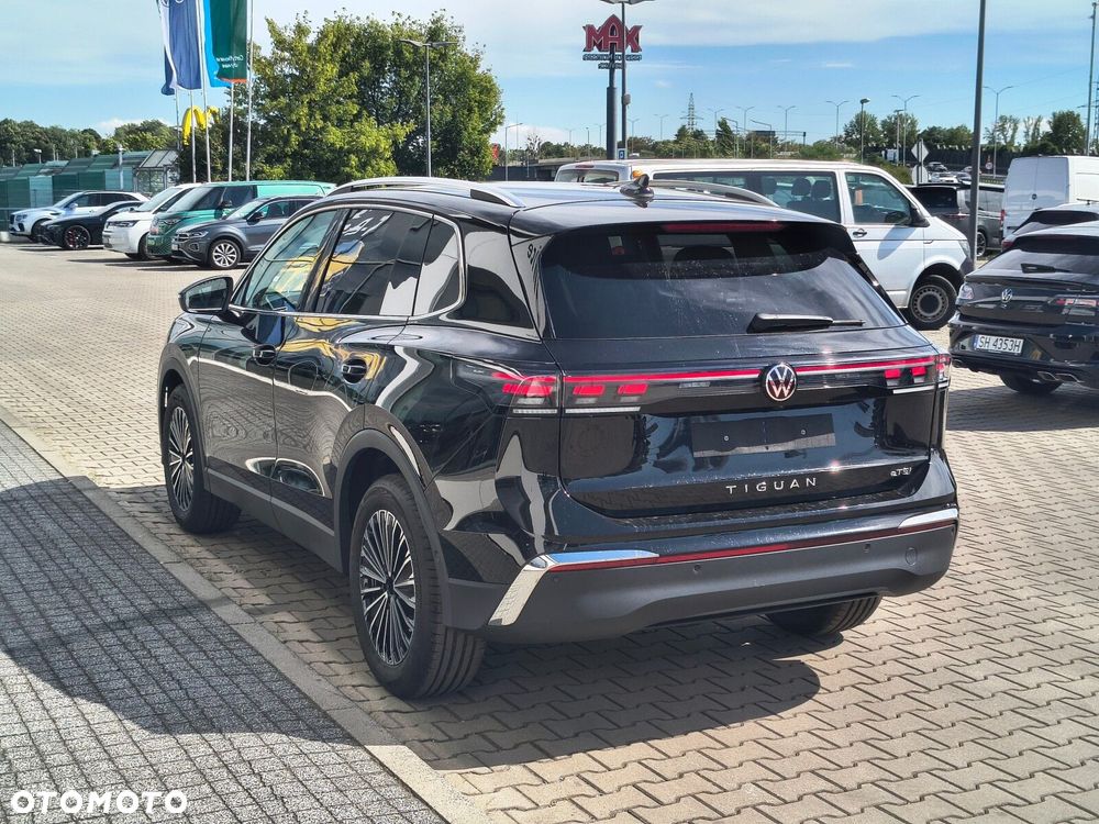 Volkswagen Tiguan - 8