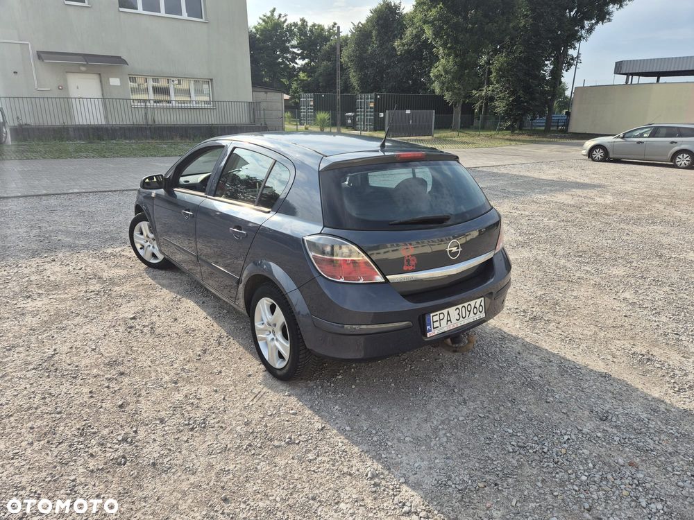 Opel Astra 1.6 - 18