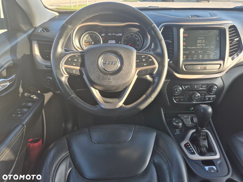 Jeep Cherokee - 12