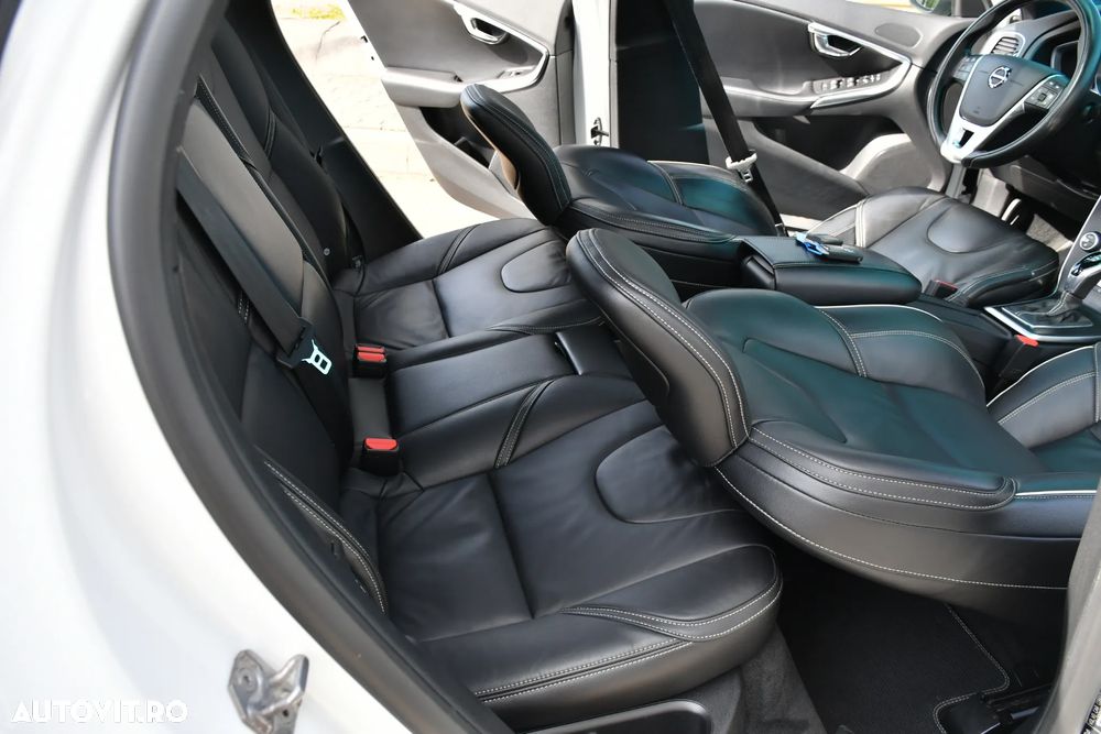 Volvo V40 D3 Geartronic RDesign - 17