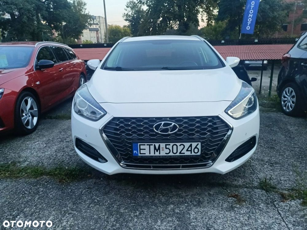 Hyundai i40 Kombi blue 1.6 CRDi Space - 2