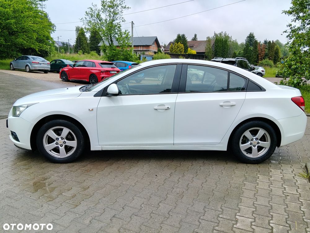Chevrolet Cruze 1.8 LS - 4