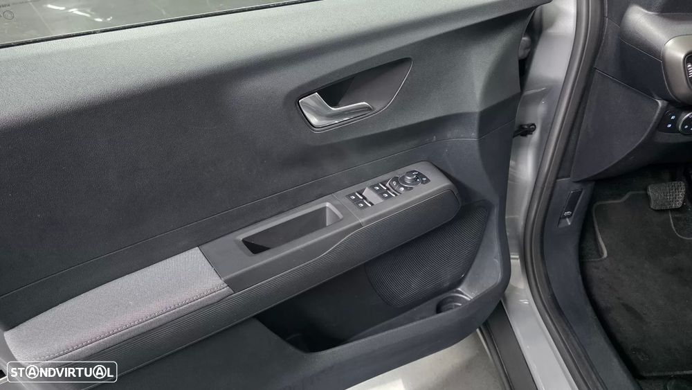 Ford Tourneo Courier 1.0 EcoBoost Titanium DCT - 4