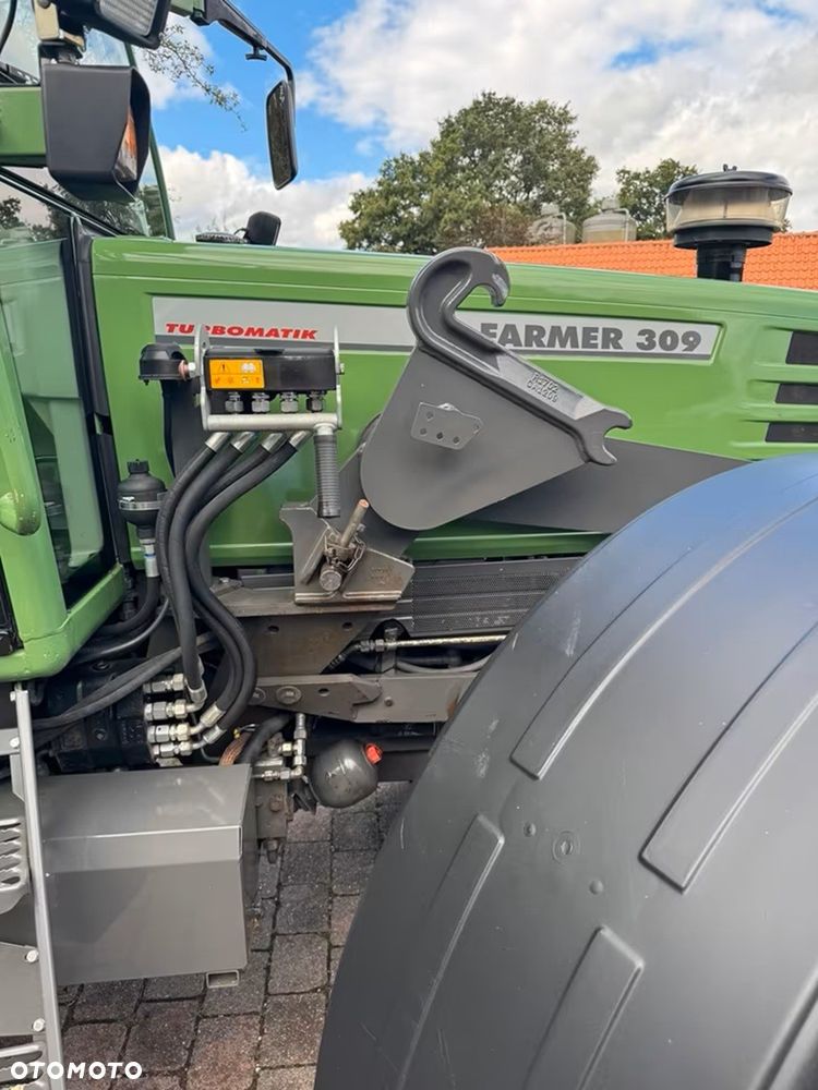 Fendt 309/2 E Komplet nowych opon - 11