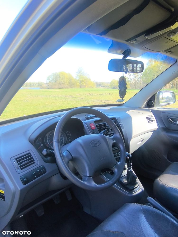 Hyundai Tucson 2.0 2WD GLS - 10