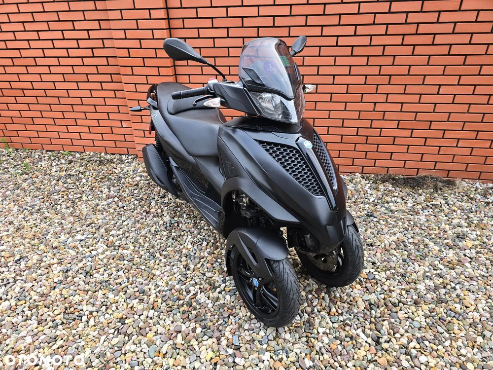 Piaggio MP-3 - 16