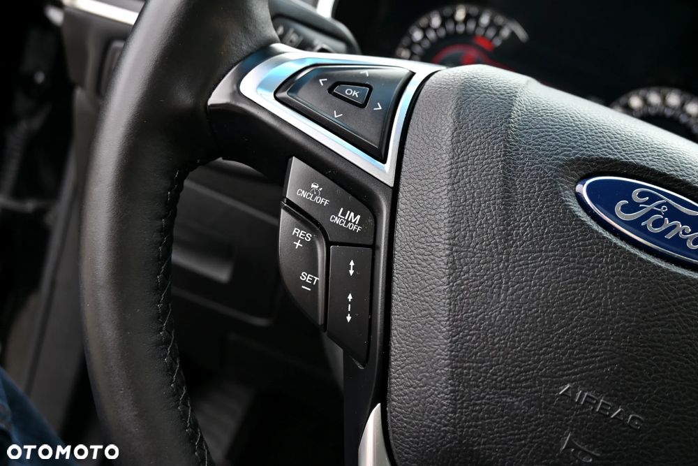 Ford Edge 2.0 TDCi Bi-Turbo 4x4 Titanium - 30