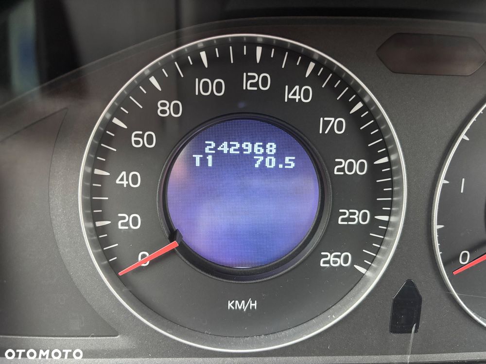 Volvo XC 60 2.4D AWD - 9