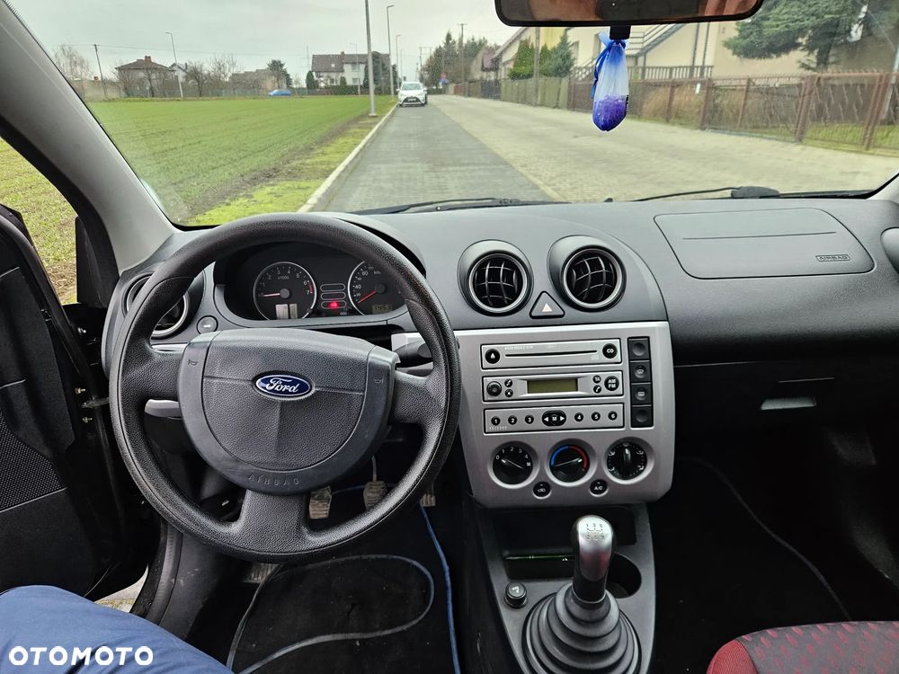 Ford Fiesta 1.4 - 7