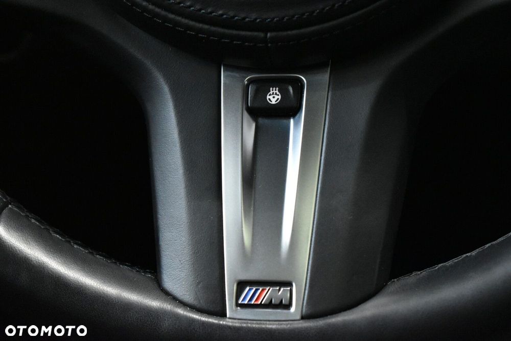 BMW Seria 3 330e PHEV M Sport sport - 18