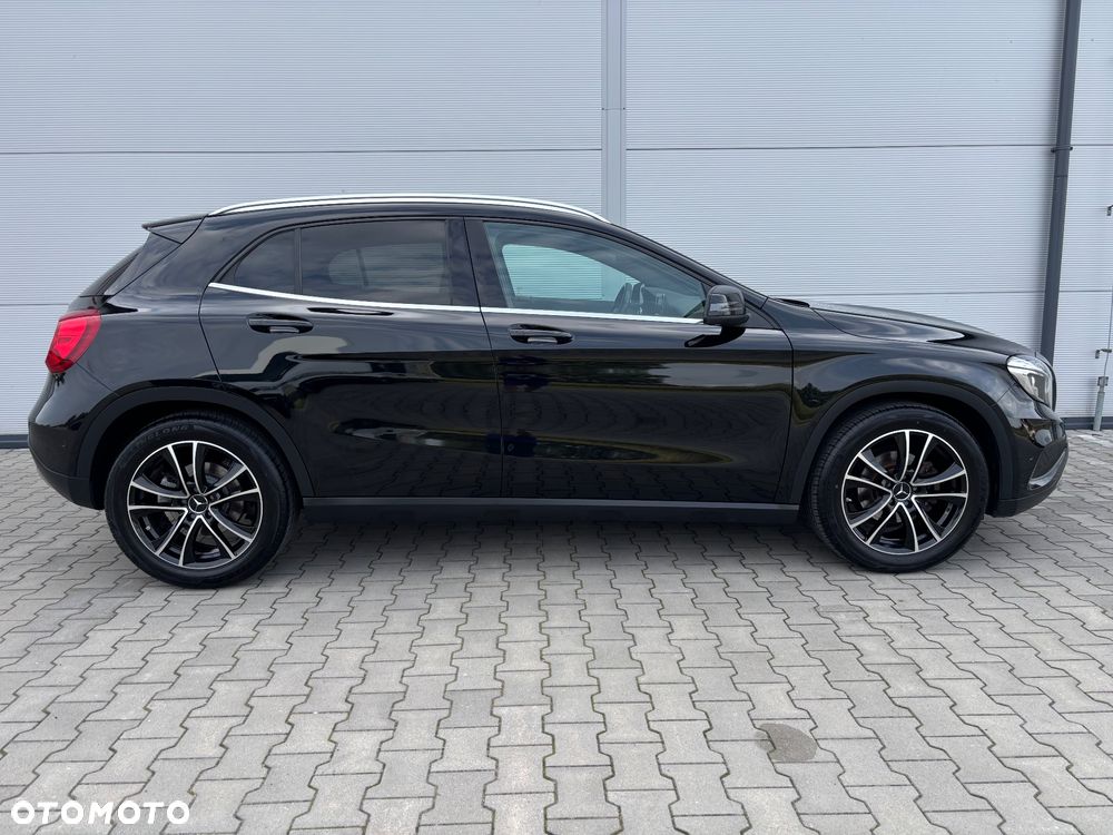Mercedes-Benz GLA 200 Urban - 6