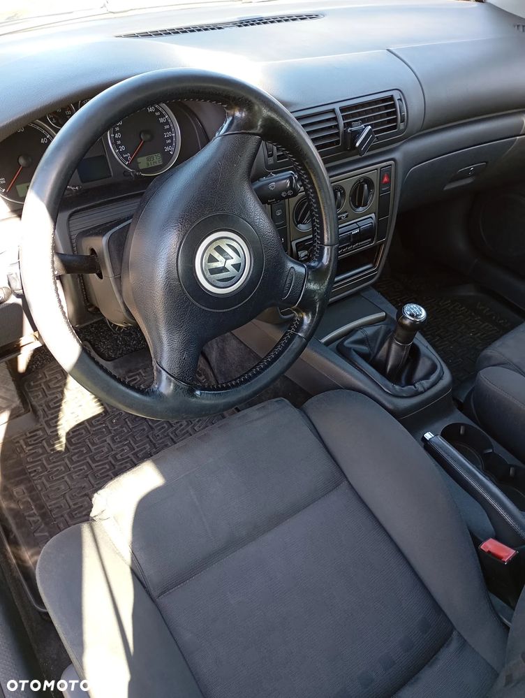 Volkswagen Passat 1.9 TDI Comfortline - 5