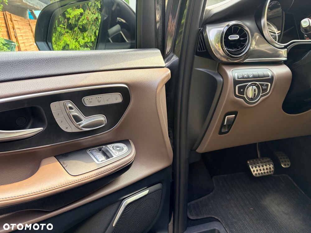 Mercedes-Benz Klasa V 300 d 4-Matic Exclusive 9G-Tronic (d³ugi) - 12
