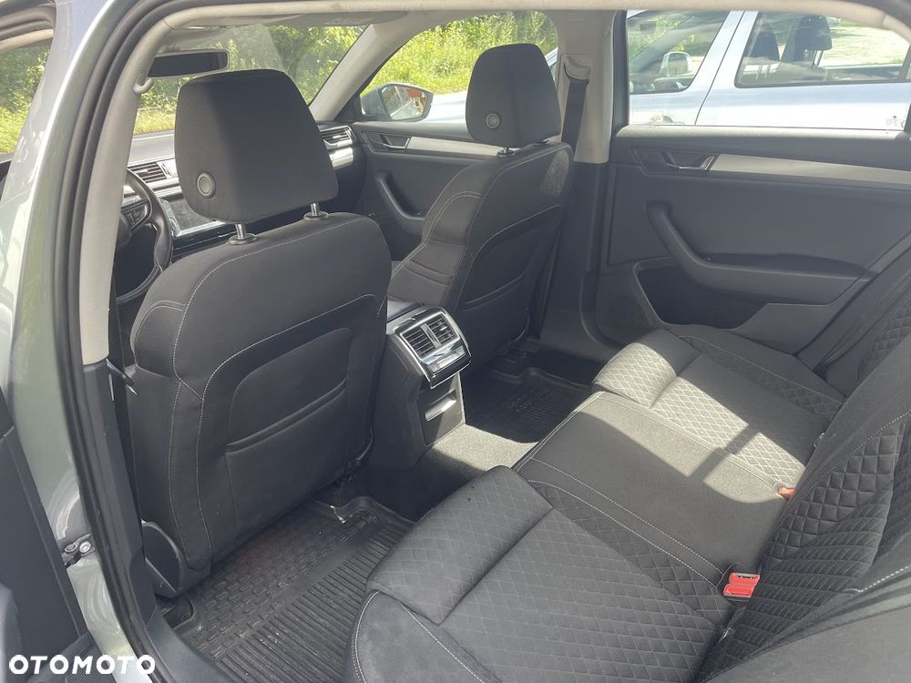Skoda Superb 2.0 TDI Style DSG - 7