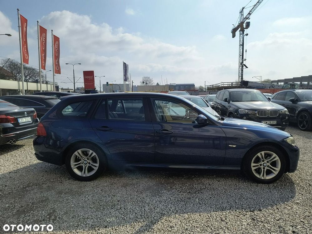 BMW Seria 3 318i - 30
