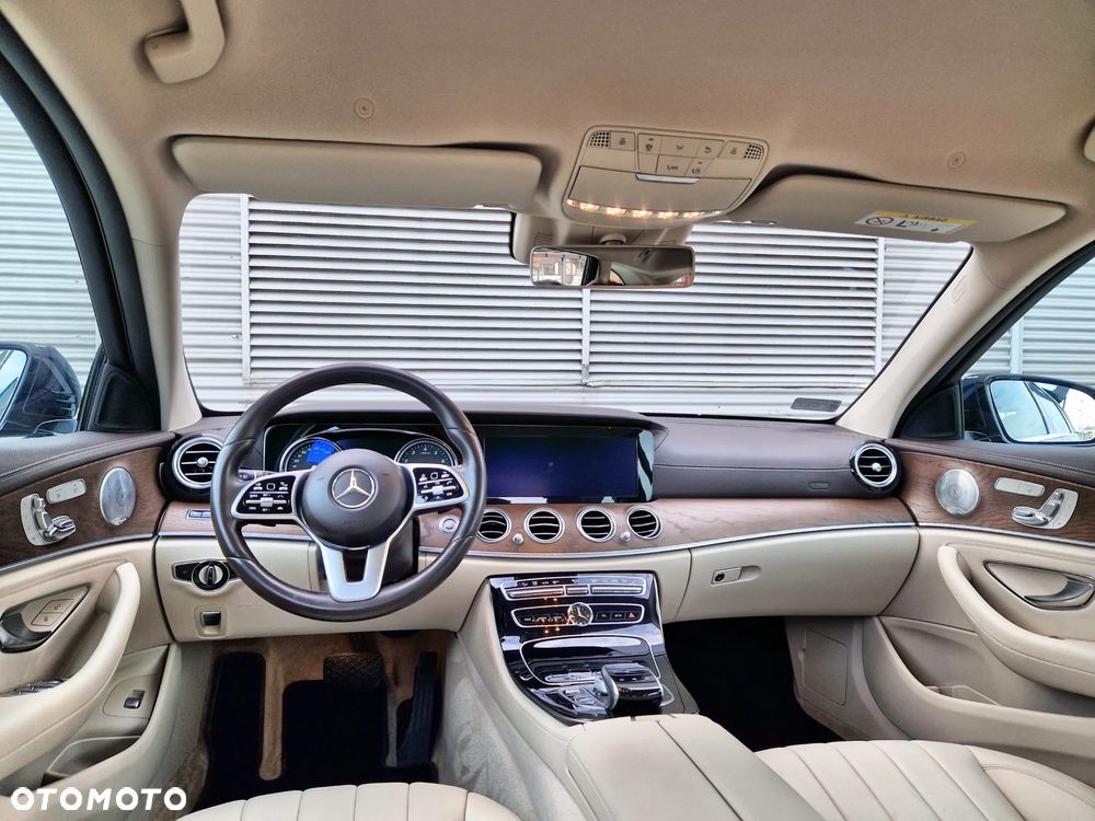 Mercedes-Benz Klasa E 450 4Matic 9G-TRONIC Exclusive - 33