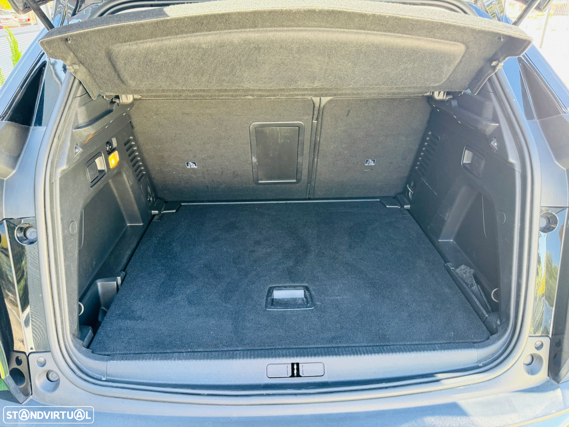 Peugeot 3008 1.5 BlueHDi Allure EAT8 - 28