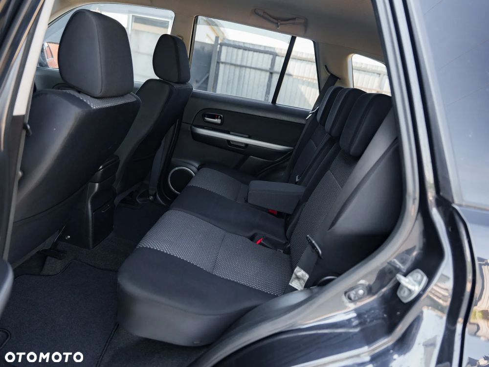 Suzuki Grand Vitara 1.9 DDiS Comfort + DPF Family - 15