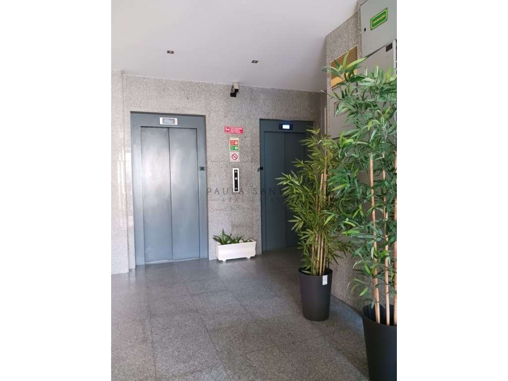 EDIFÍCIO 'SAUL DE CAMPOS' | ARRENDAMENTO | SALA | ANTAS - Grande imagem: 5/14