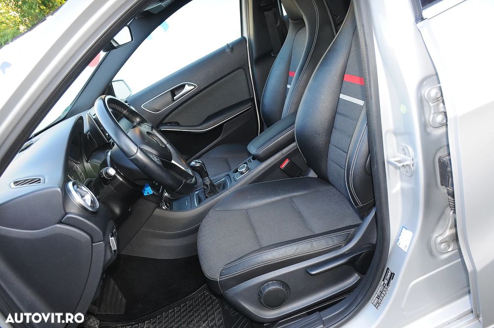 Mercedes-Benz A 180 AMG Line - 5