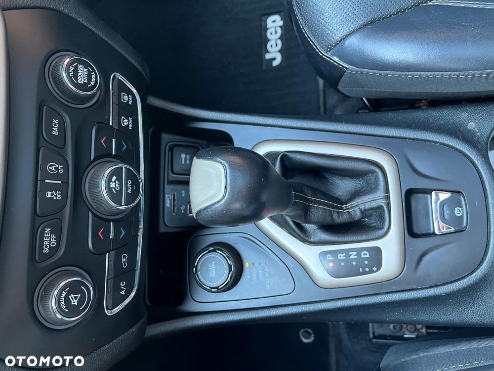 Jeep Cherokee 3.2 V6 Pentastar Active Drive I Automatik Limited - 22