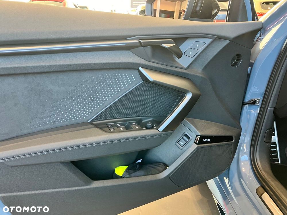 Audi RS3 Limousine - 15