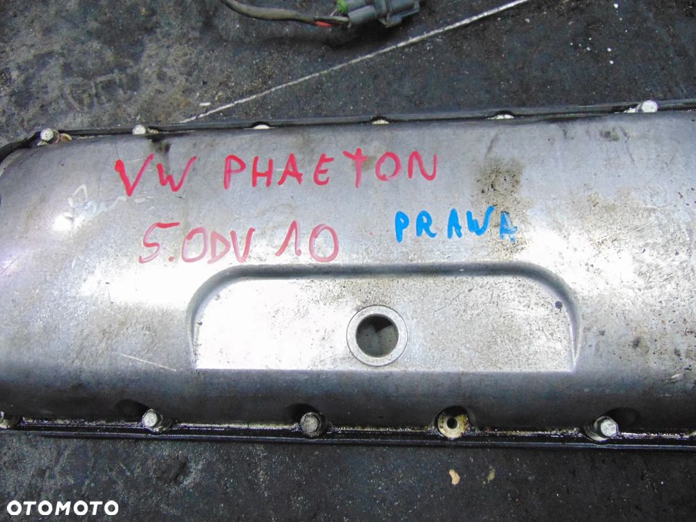Pokrywa zaworów VW phaeton 5,0 v10 prawa - 2