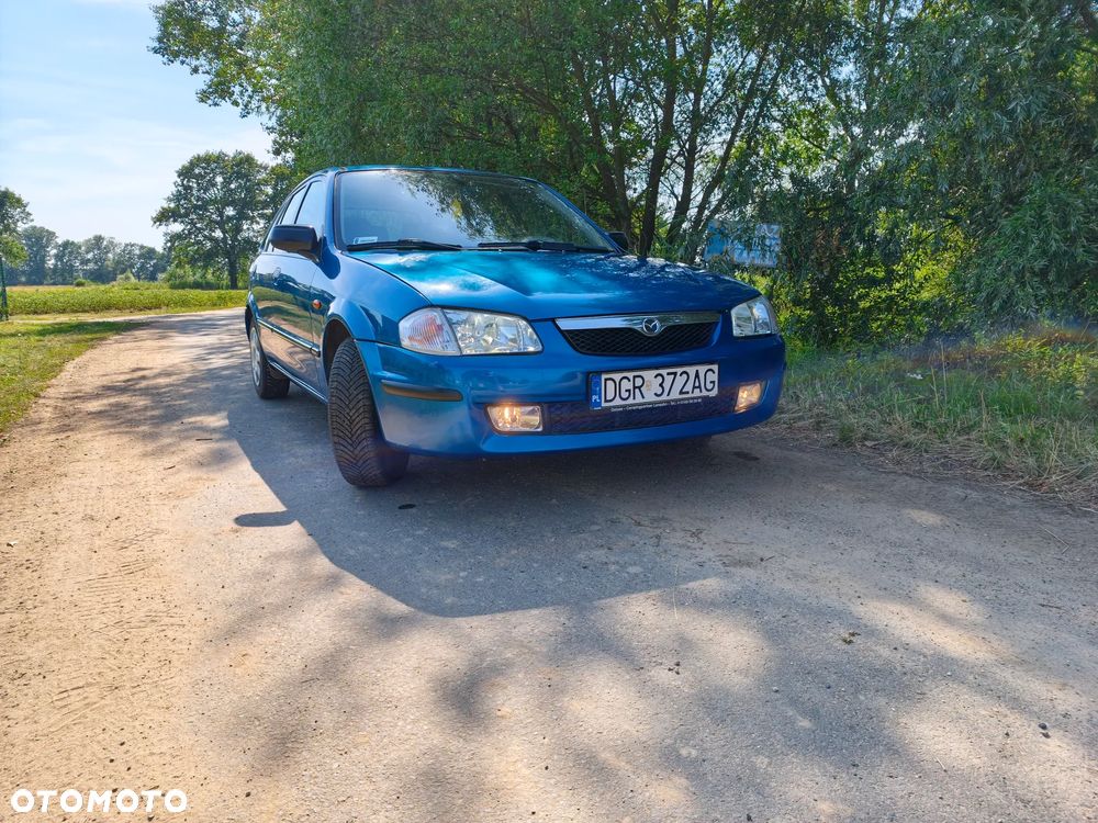 Mazda 323F - 4