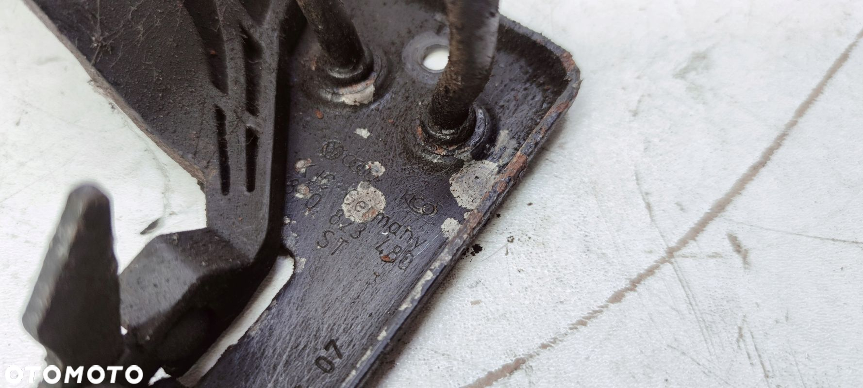 ZAMEK MASKI RYGIEL AUDI A3 8P LIFT 04-08 8P0823480 - 2