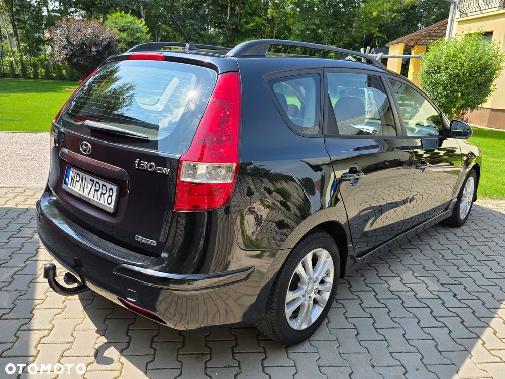 Hyundai i30 i30cw 1.6 CRDi Automatik Comfort - 3