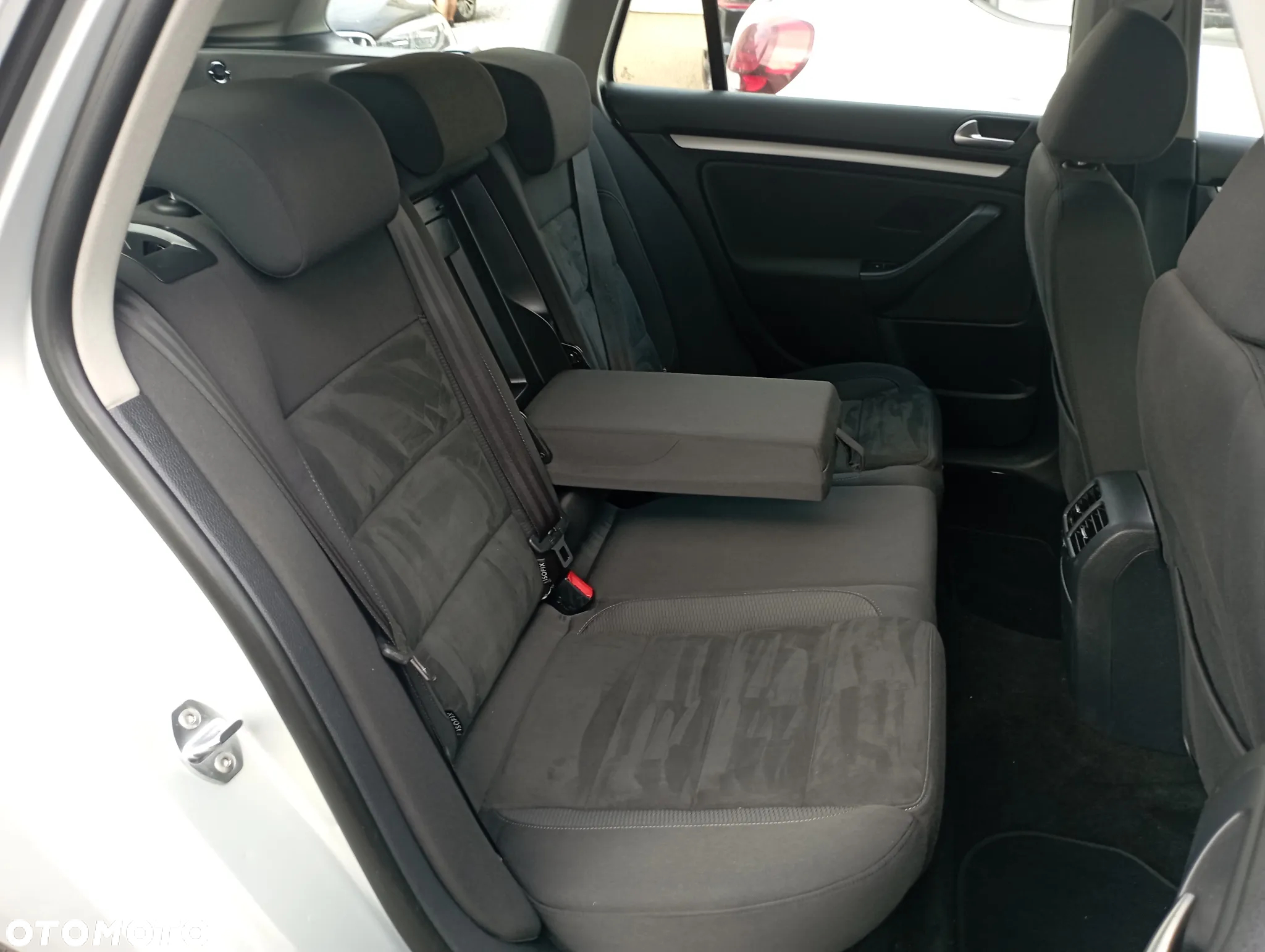 Volkswagen Golf VI 1.6 TDI Highline - 10