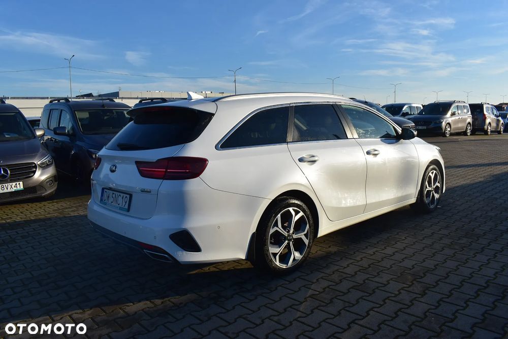 Kia Ceed 1.6 GDI PHEV L DCT - 7