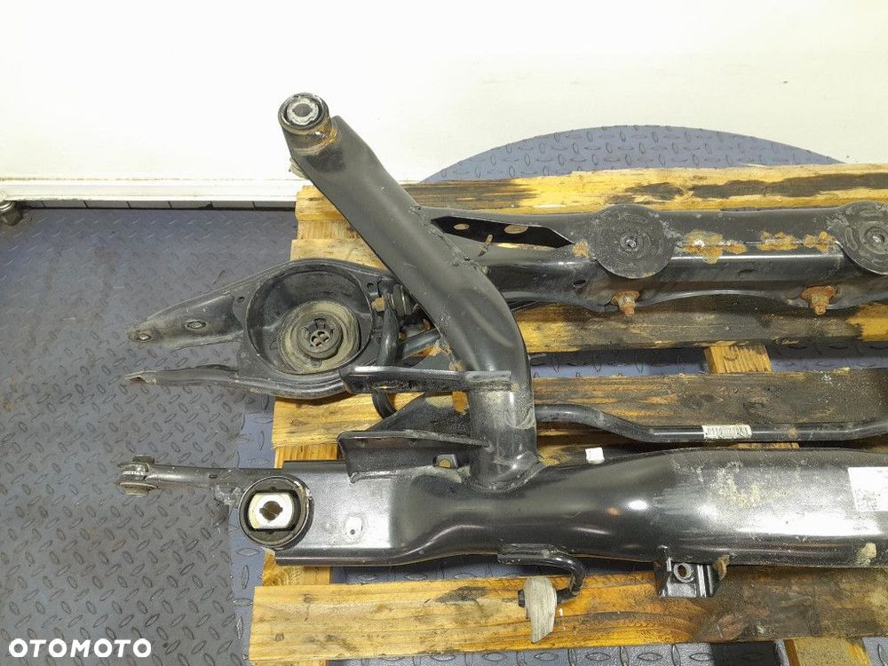 SUPERB III LIFT HB 2.0 TDI 190 KM 4X4 BELKA ZAWIESZENIA TYŁ 5Q0505235M - 3