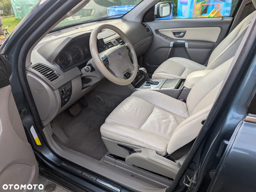 Volvo XC 90 D5 Momentum - 8