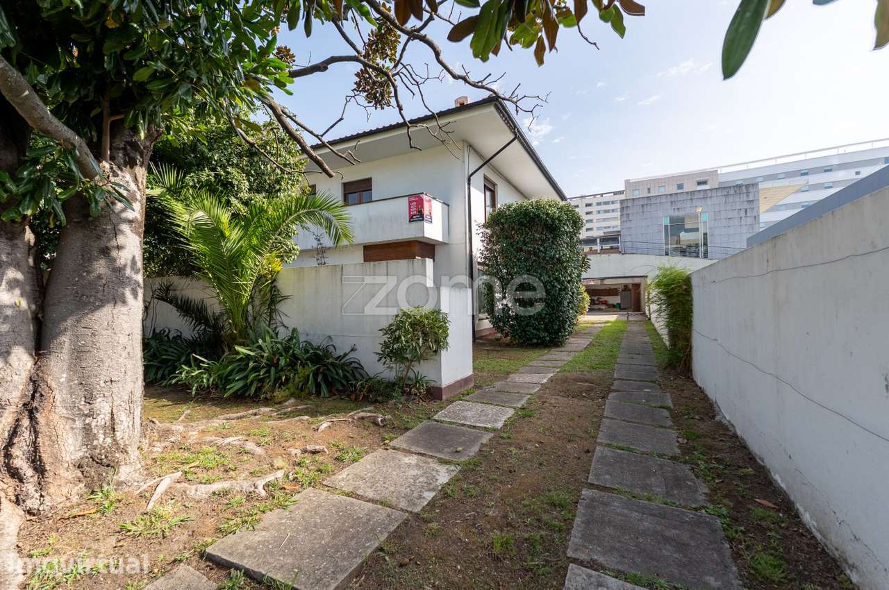 Moradia T6 na Av. da Boavista junto ao Parque da Cidade e Serralves. - Grande imagem: 4/44
