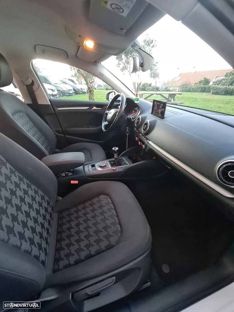 Audi A3 Sportback 1.6 TDI Attraction Ultra - 10