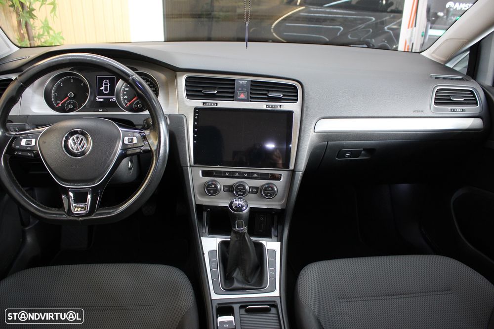VW Golf 1.6 TDi R-Line - 16