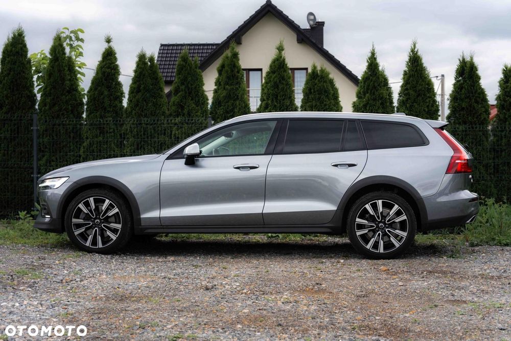 Volvo V60 Cross Country - 8