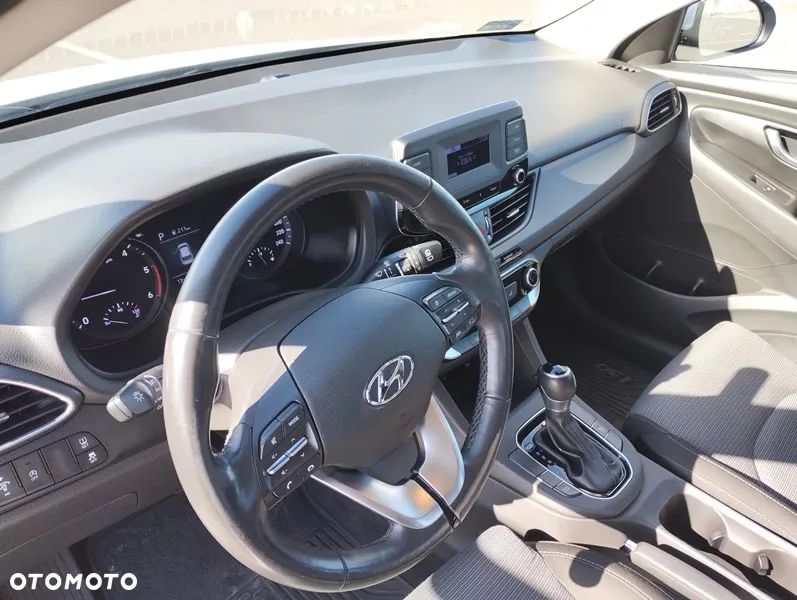 Hyundai i30 1.6 D Classic + DCT - 6