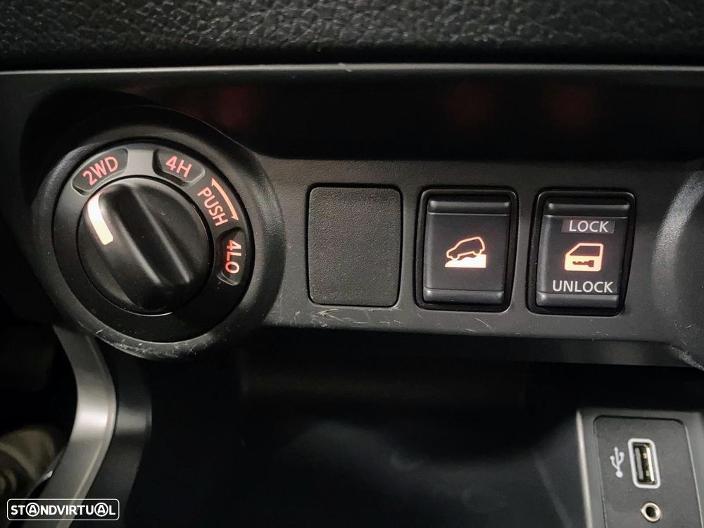 Nissan Navara 2.3 dCi CD 4WD N-Connecta - 24
