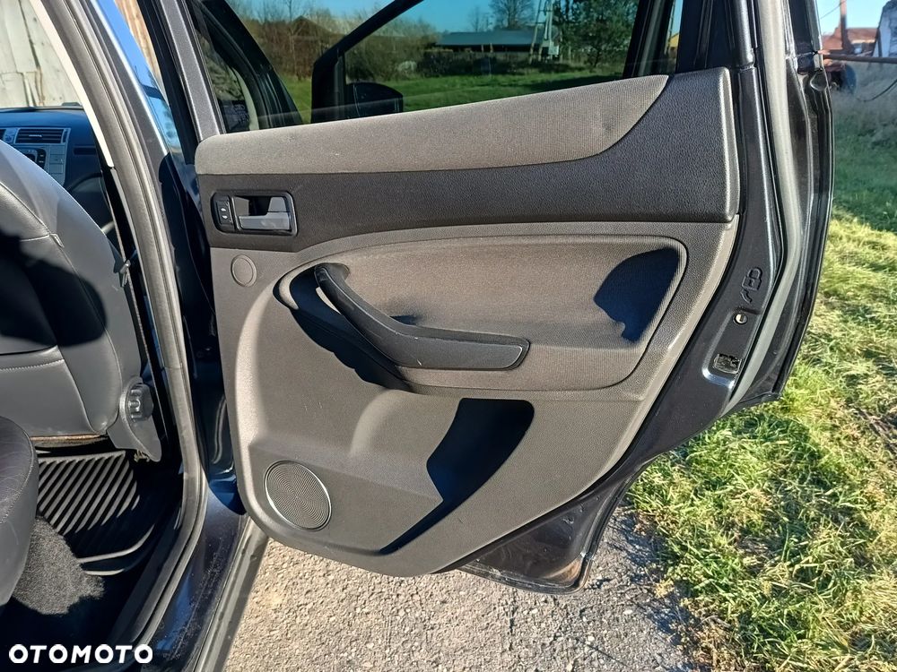 Ford Kuga 2.0 TDCi 4x4 Titanium - 31