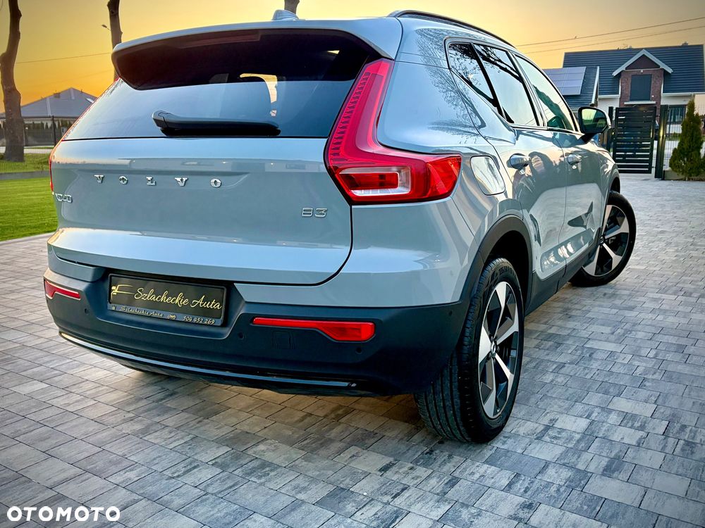 Volvo XC 40 B3 B DKG Plus Dark - 2