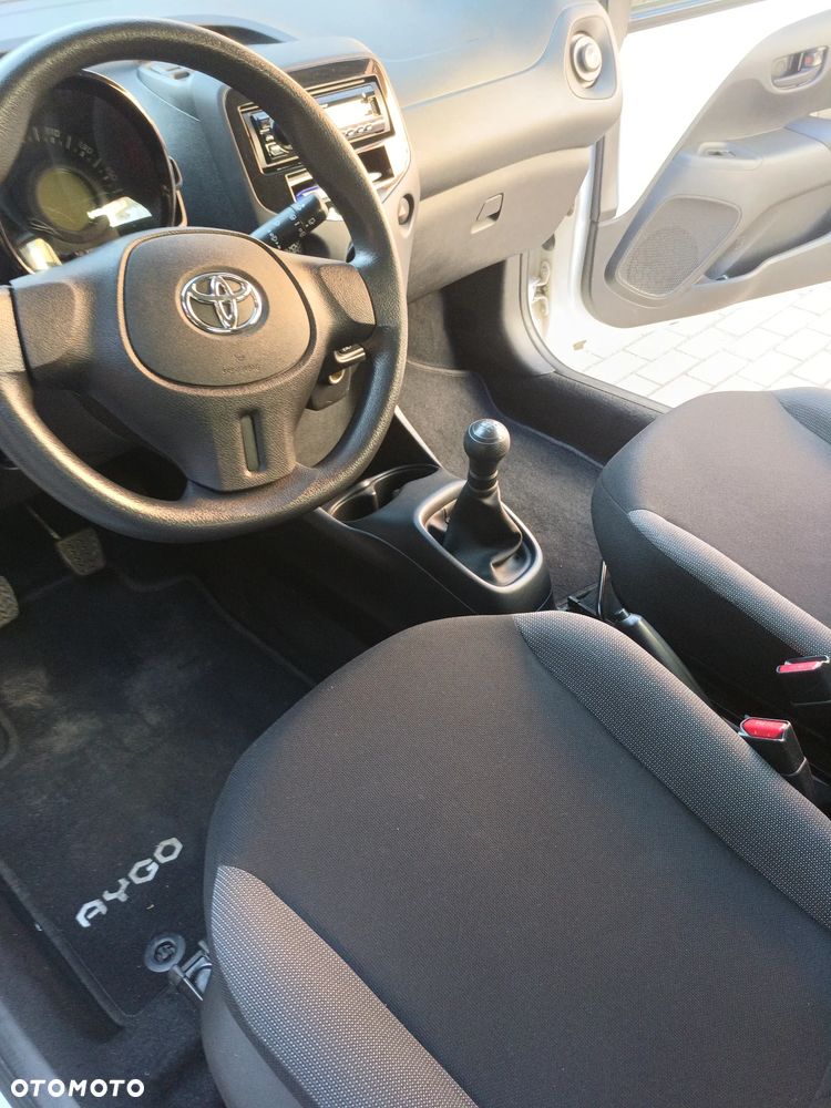 Toyota Aygo x - 16