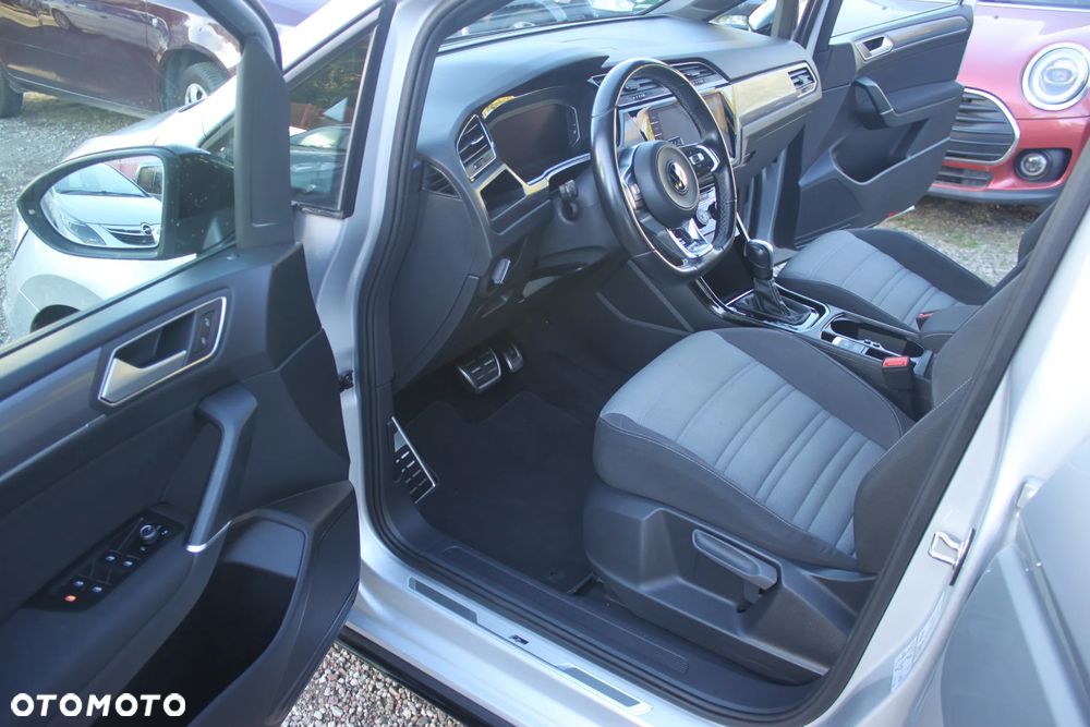Volkswagen Touran - 11
