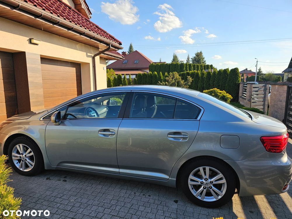 Toyota Avensis 1.8 Sol plus - 4