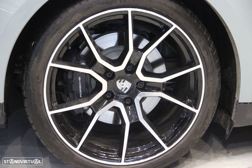 Porsche Taycan Sport Turismo - 3