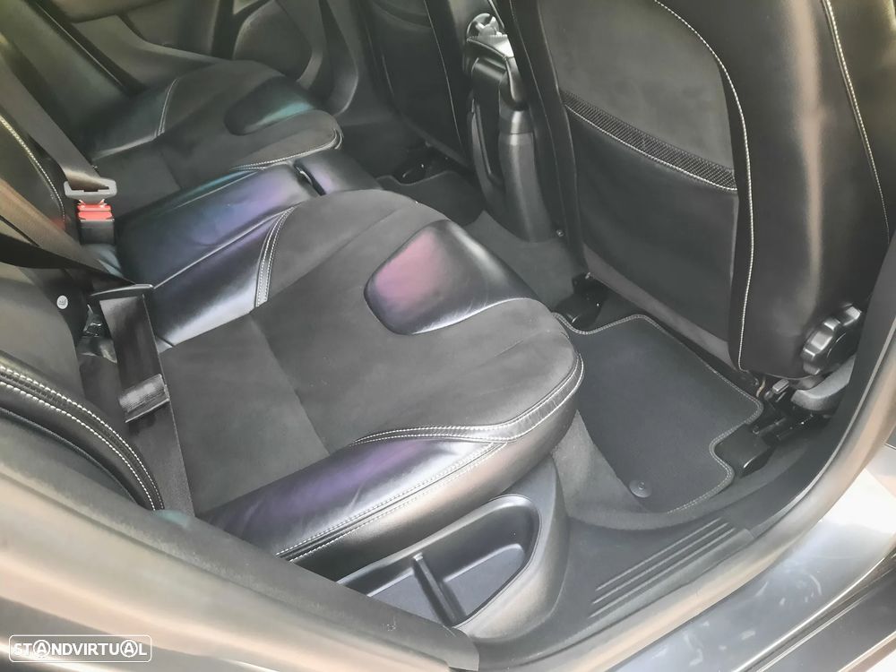 Volvo V40 1.6 D2 R-Design - 44