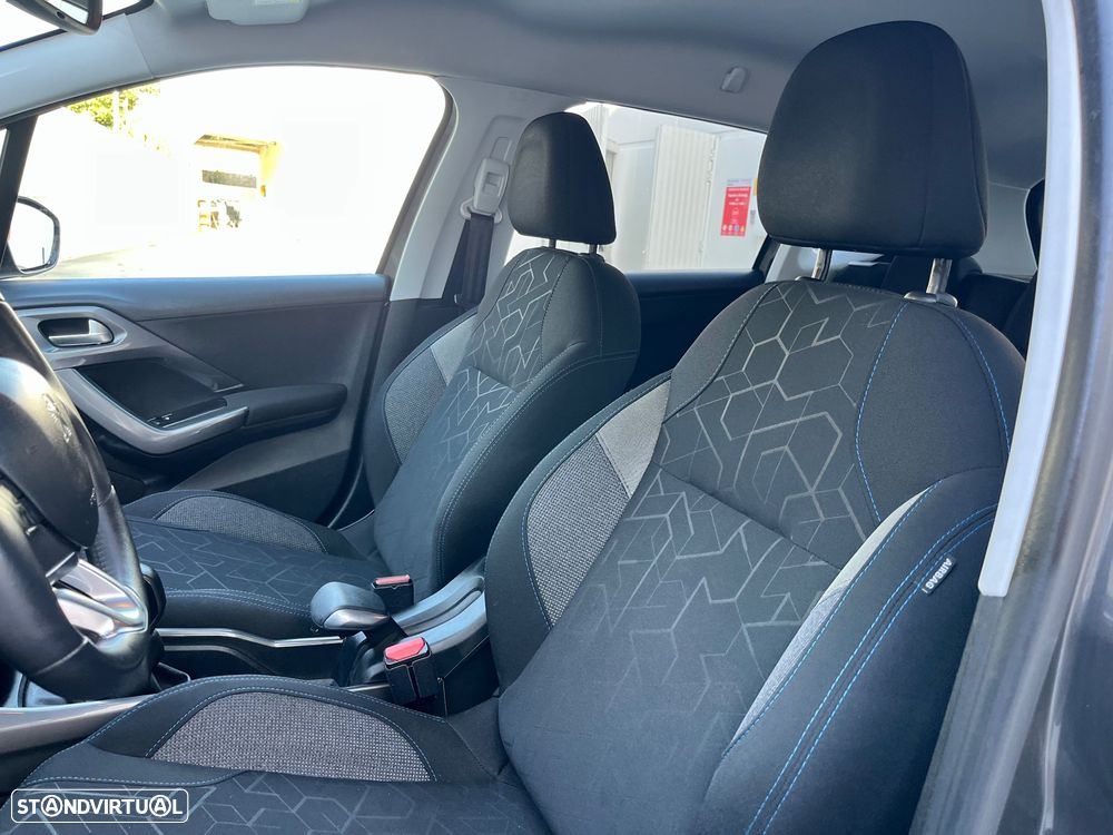 Peugeot 2008 1.2 PureTech Style - 9